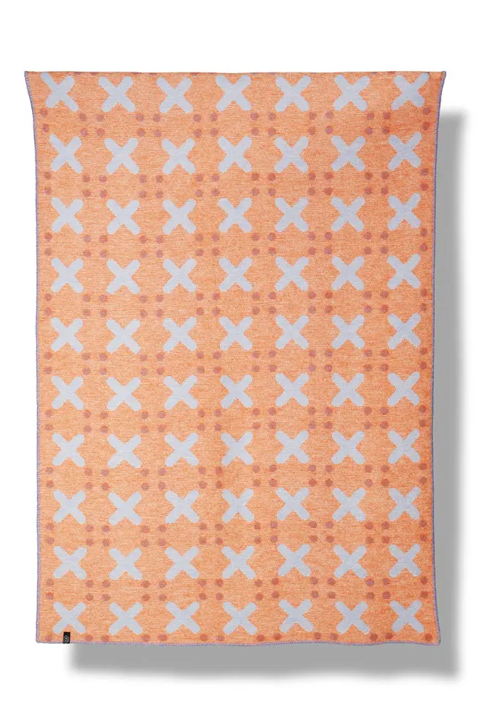 Notte-Wool-Blanket-By-Nathalie-Du-Pasquier-George-Sowden-Nathalie-du-Pasquier-George-Sowden-3.webp