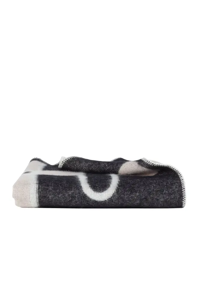 Peru-Wool-Blanket-by-Nathalie-Du-Pasquier-George-Sowden-Nathalie-du-Pasquier-George-Sowden-4.webp